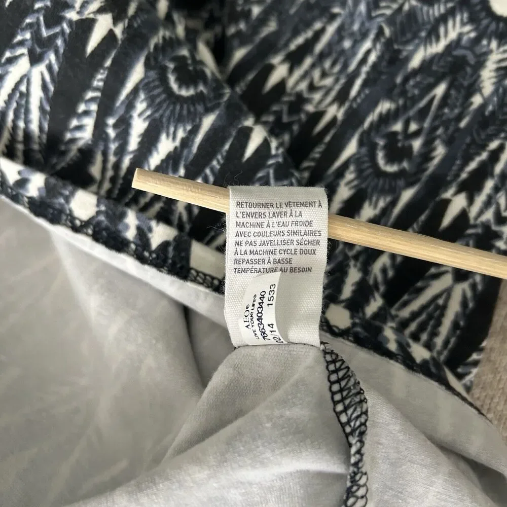 American Eagle Skirt Womens Medium All Over Print Geometric Blue White